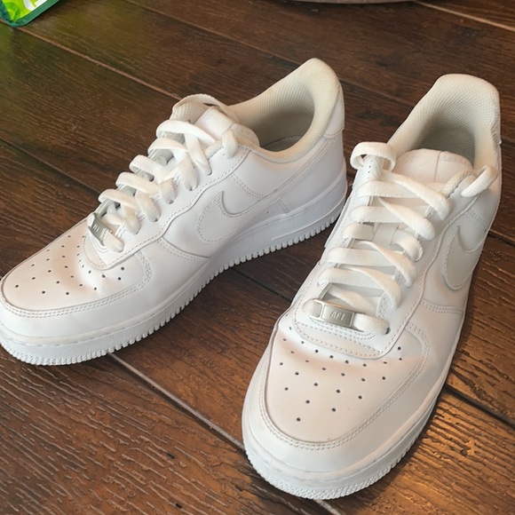 Nike Air Force 1 Low Triple White Leather Men 8.5 - Picture 2 of 7